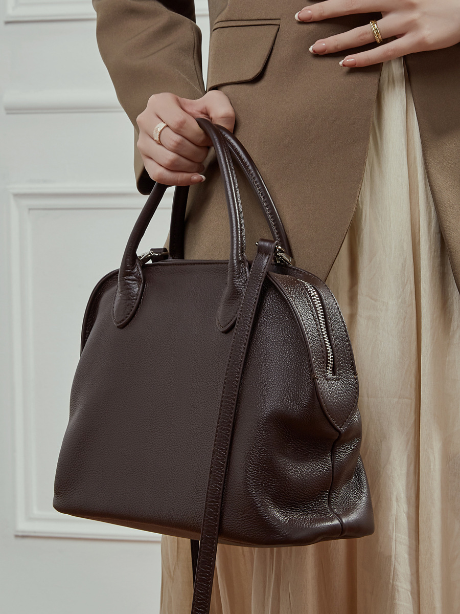 Bolsa Tote Minimalista de Cour - Luxury Bags Louis Vuitton avaliação e preço