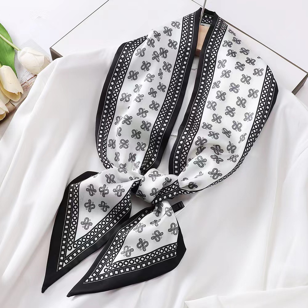 Lenço Quadrado de Seda Luxuoso - Luxury Bags Expensive avaliação e preço