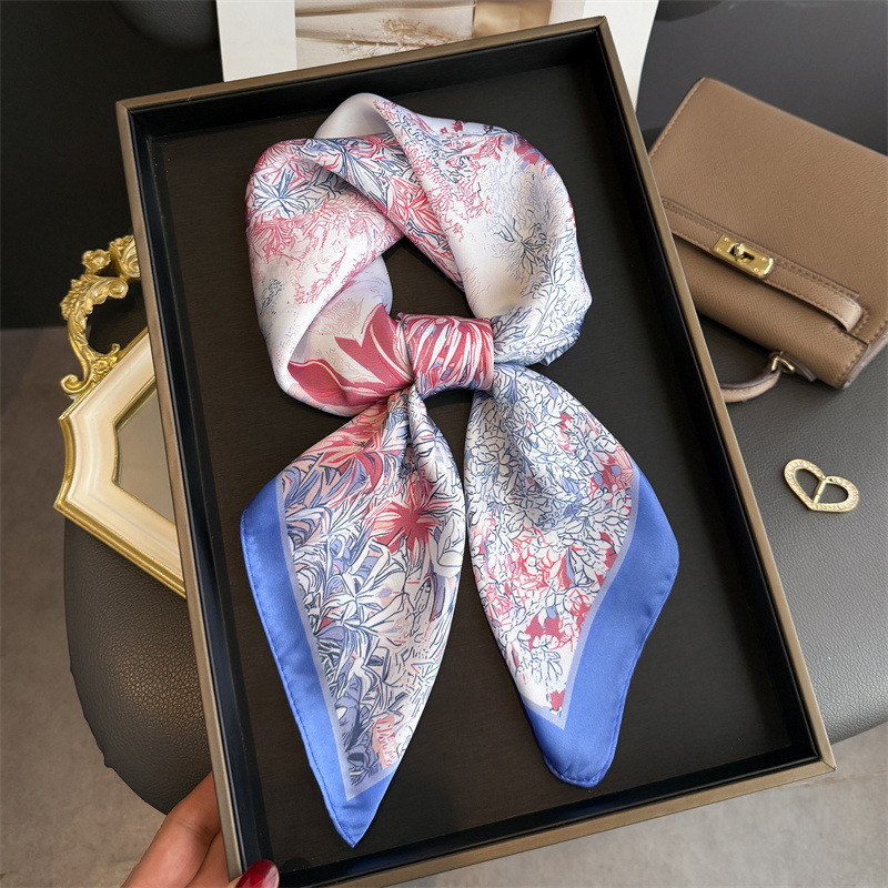 Lenço de Seda com Estampa de D - Luxury Bags Expensive avaliação e preço