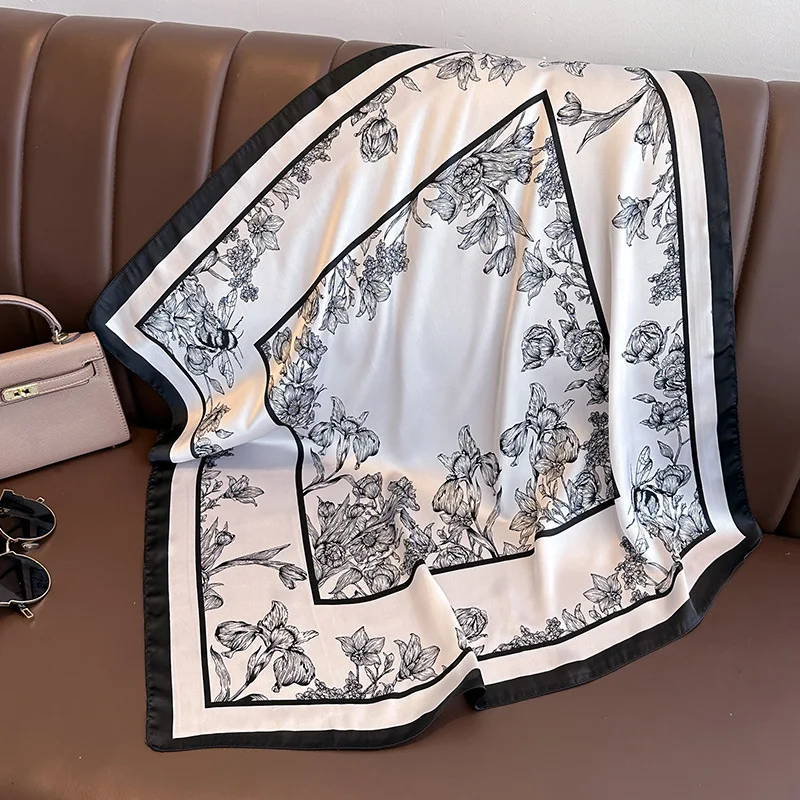 Lenço quadrado de seda com est - Luxury Bags Expensive avaliação e preço