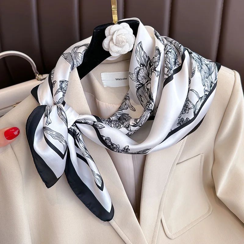 Lenço quadrado de seda com est - Luxury Bags Expensive avaliação e preço