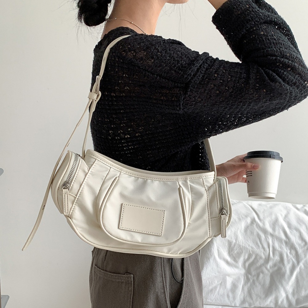 Bolsas axilas de nylon vegano  - Luxury Bags That Are Vegan avaliação e preço