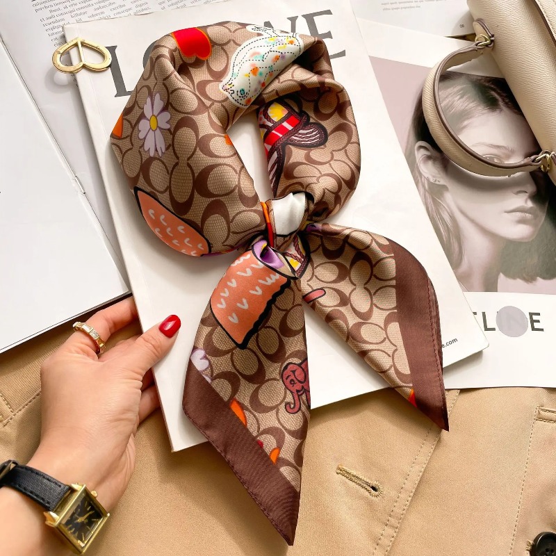 Lenço Quadrado de Seda Luxuosa - Luxury Bags Expensive avaliação e preço